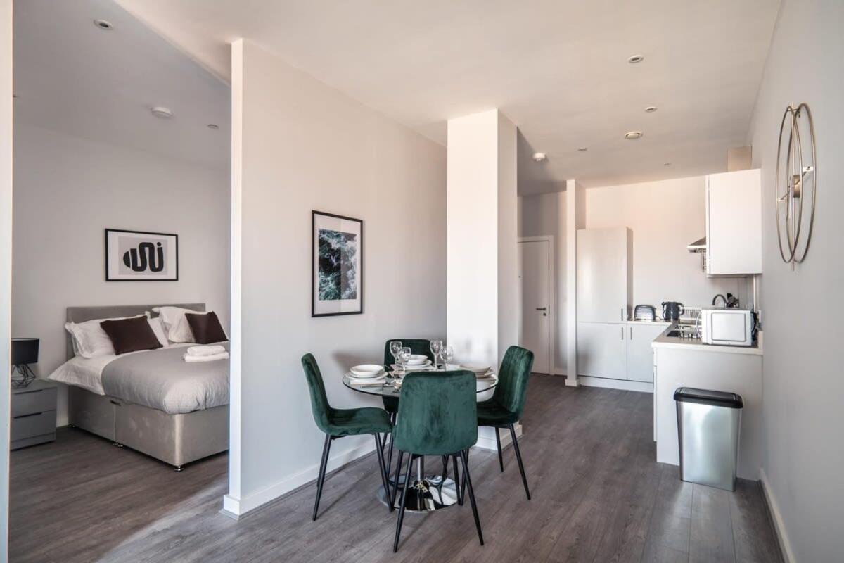 Modern & Spacious 2 Bed Apartment In Waterloo Liverpool 外观 照片
