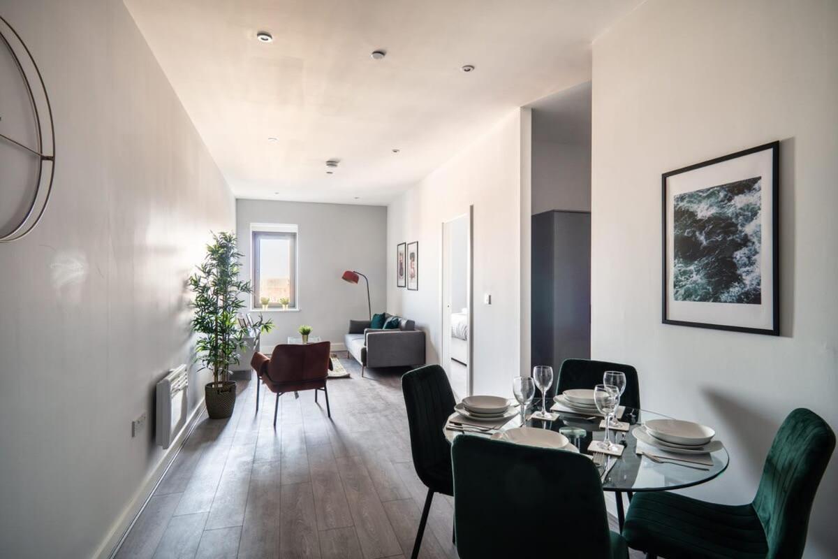 Modern & Spacious 2 Bed Apartment In Waterloo Liverpool 外观 照片